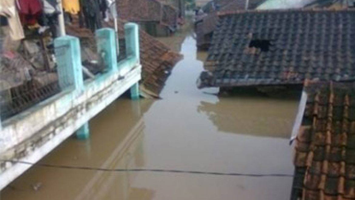 Resiliensi Masyarakat Terhadap Banjir dan Rencana Pembangunan Polder di DAS Citarum: Studi Kasus di Cieunteung, Kelurahan Baleendah, Kecamatan Baleendah, Kabupaten Bandung
