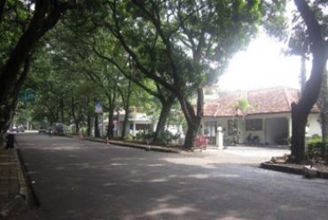 Kajian Aspek Sosial, Lingkungan Dan Vegetasi Jalur Hijau Perkotaan: Studi Kasus di Jalur Hijau Jalan Taman Tegalega Dan Taman Maluku, Kota Bandung